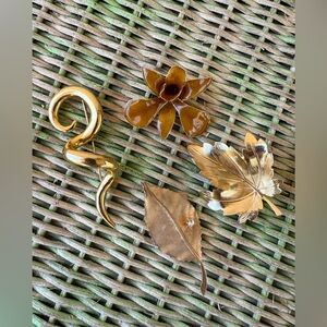Vintage Set of 4 Brooches